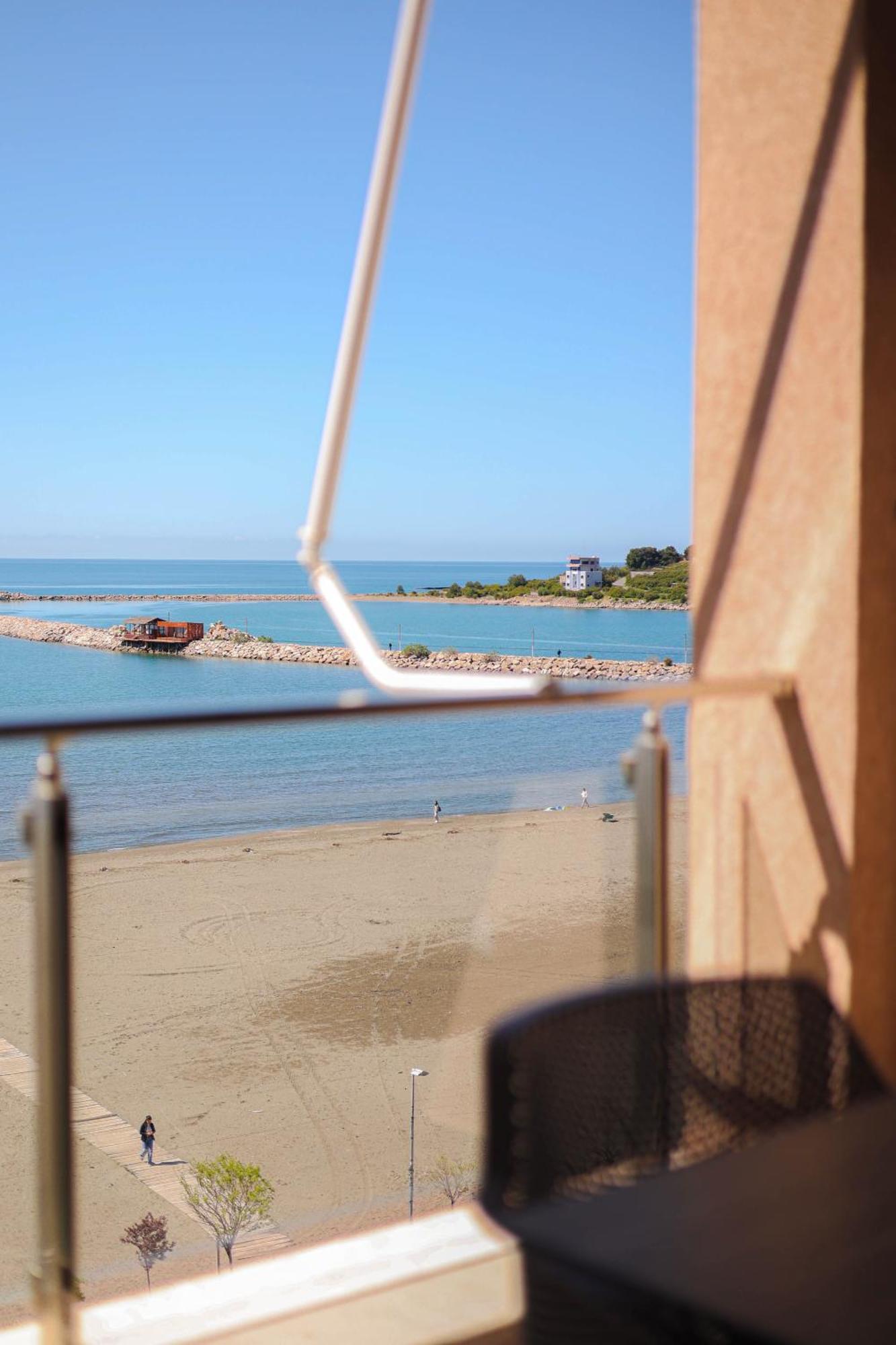 Hotel Frojd - Beach Front Resort Shengjin Ngoại thất bức ảnh
