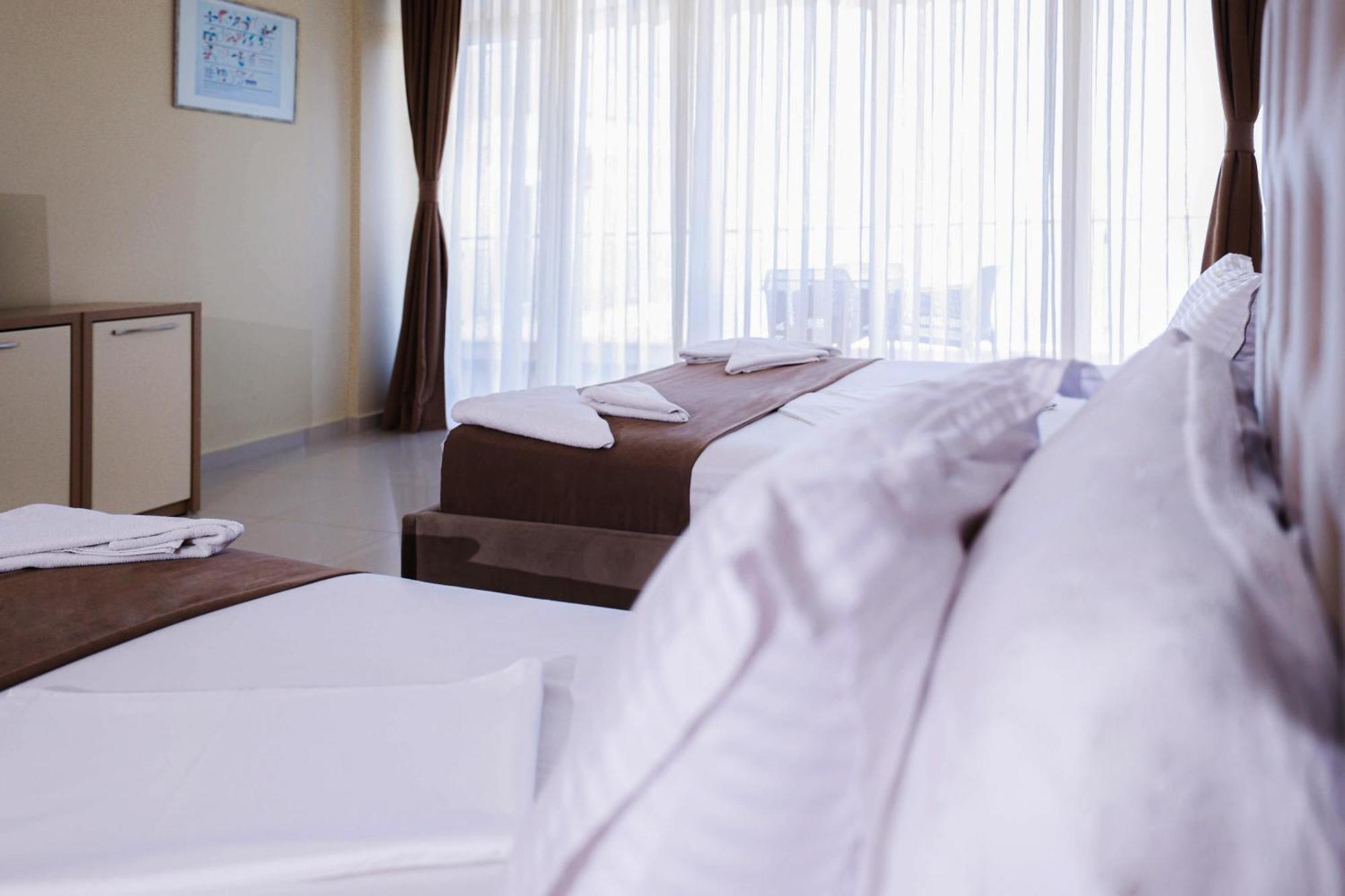 Hotel Frojd - Beach Front Resort Shengjin Ngoại thất bức ảnh