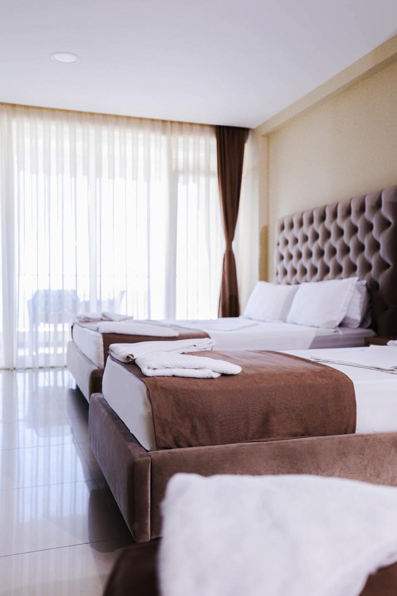 Hotel Frojd - Beach Front Resort Shengjin Ngoại thất bức ảnh