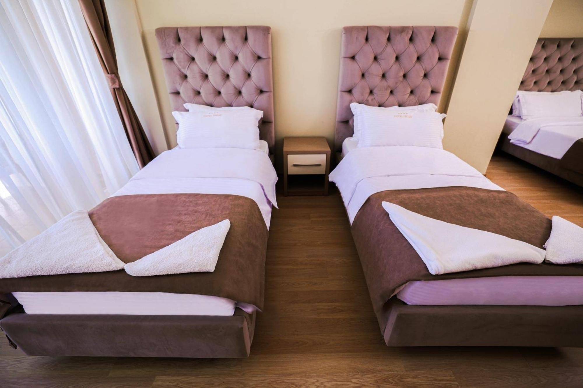 Hotel Frojd - Beach Front Resort Shengjin Ngoại thất bức ảnh