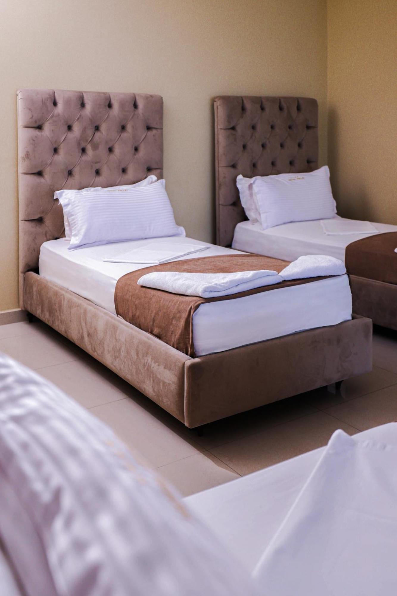 Hotel Frojd - Beach Front Resort Shengjin Ngoại thất bức ảnh