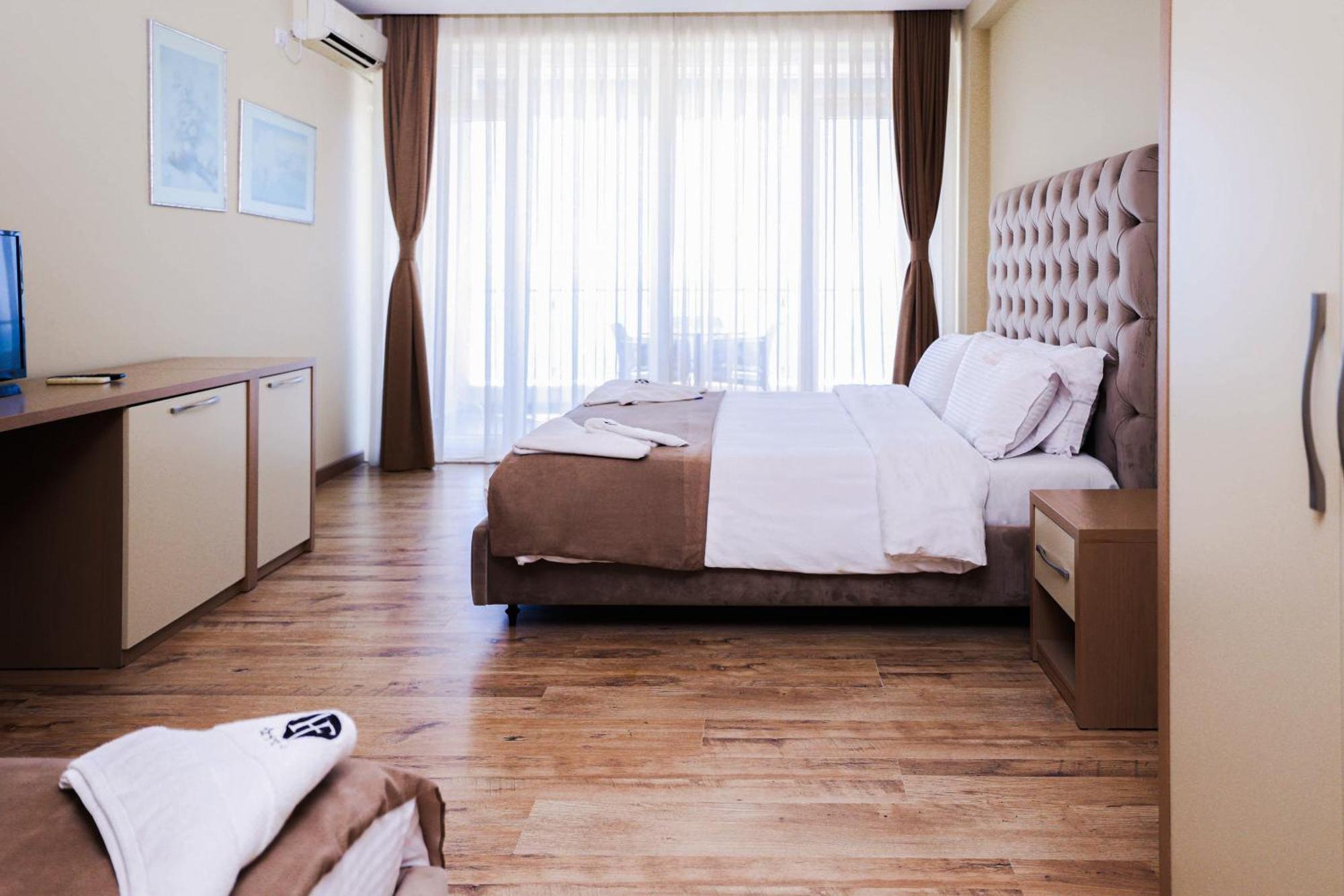 Hotel Frojd - Beach Front Resort Shengjin Ngoại thất bức ảnh