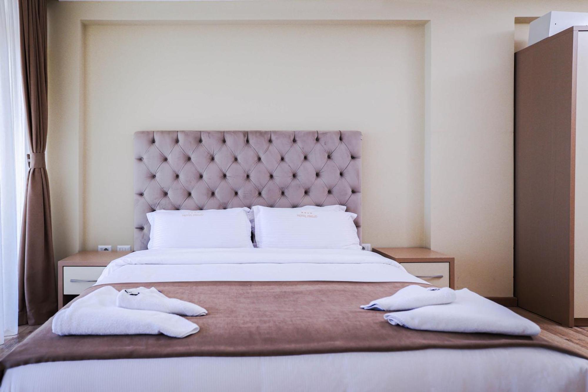 Hotel Frojd - Beach Front Resort Shengjin Ngoại thất bức ảnh