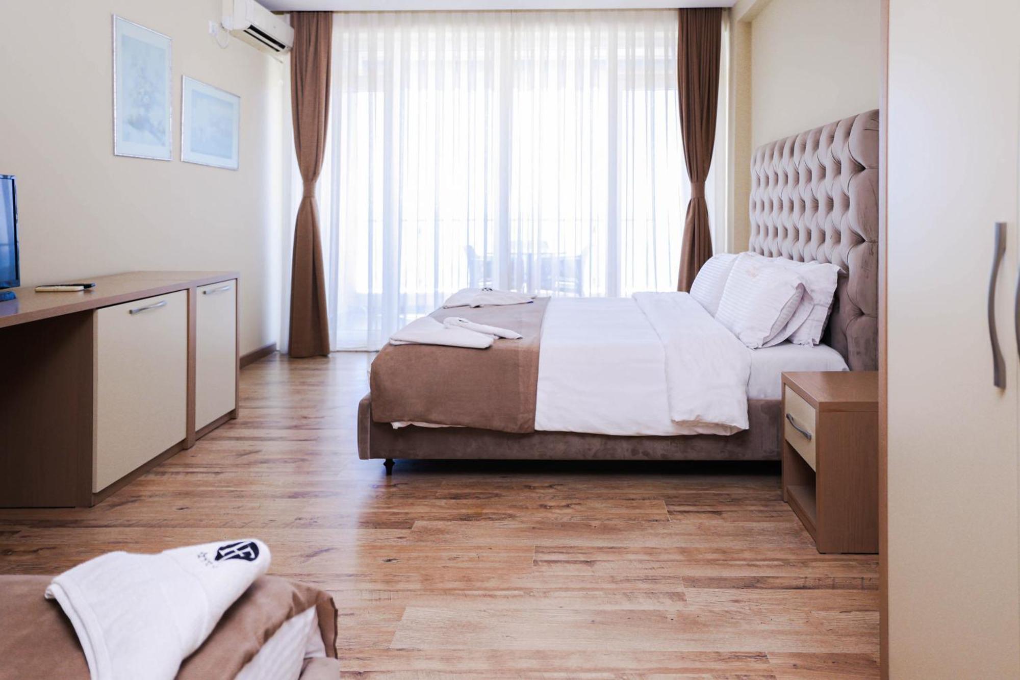 Hotel Frojd - Beach Front Resort Shengjin Ngoại thất bức ảnh