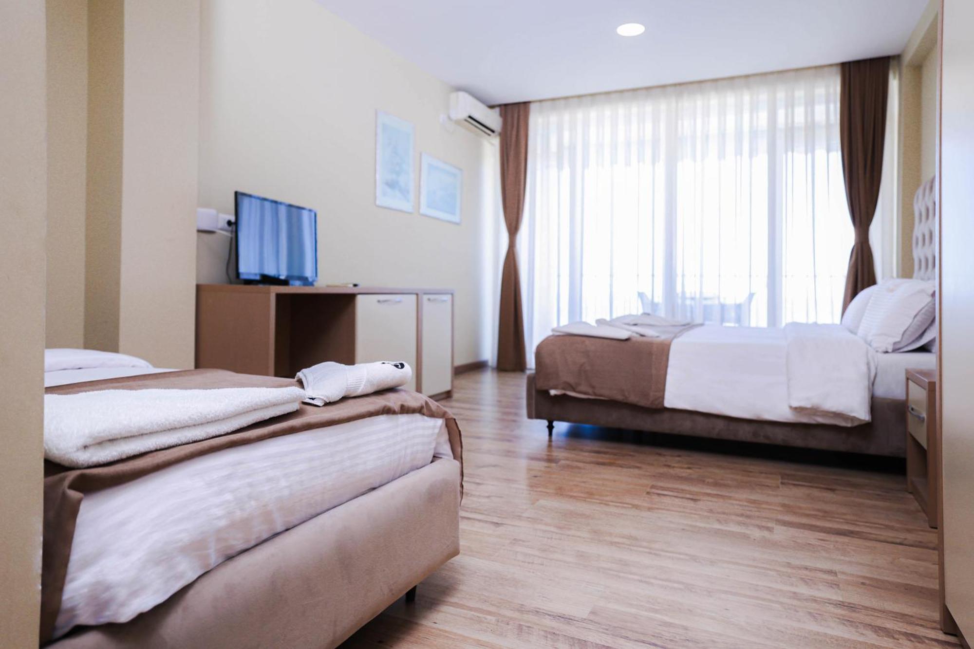 Hotel Frojd - Beach Front Resort Shengjin Ngoại thất bức ảnh